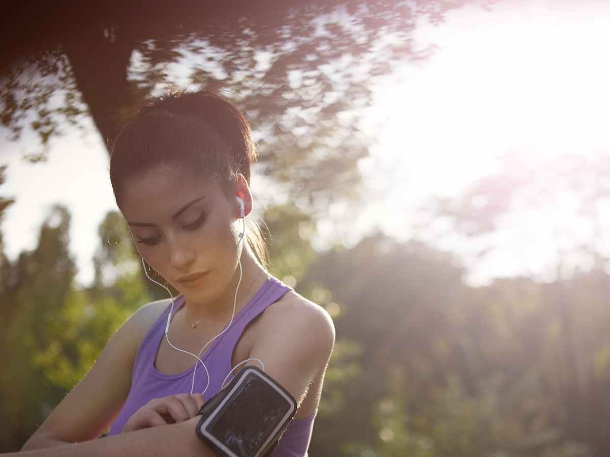Correr con Música: Un Viaje Entre los Acordes de la Motivación y las Notas de la&nbsp;Conciencia